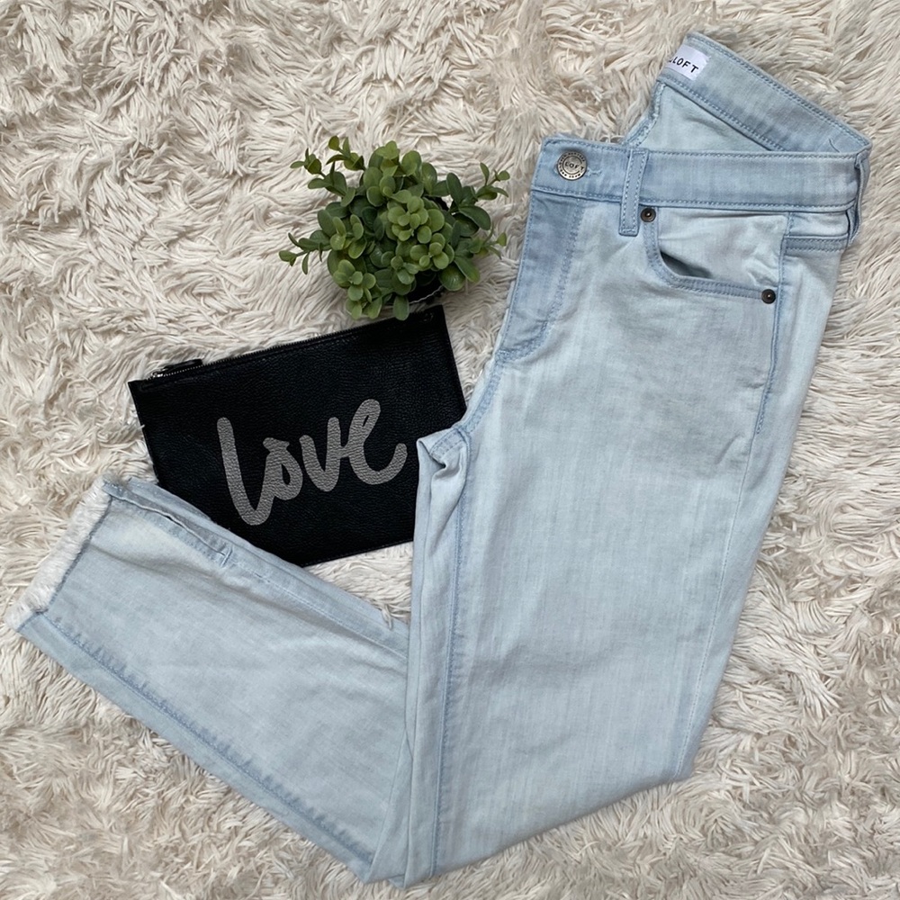 LOFT Light Wash Skinny Jeans
